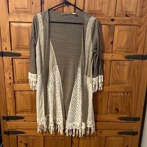 Boho Gimmicks fringe and lace detailed kimono